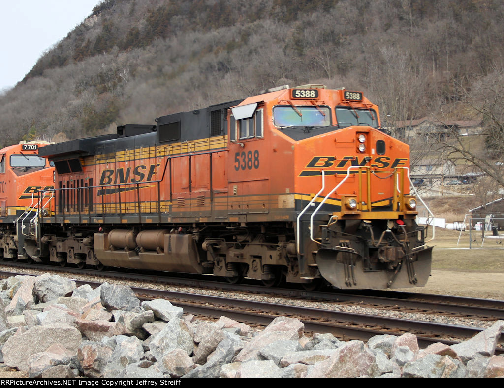 BNSF 5388